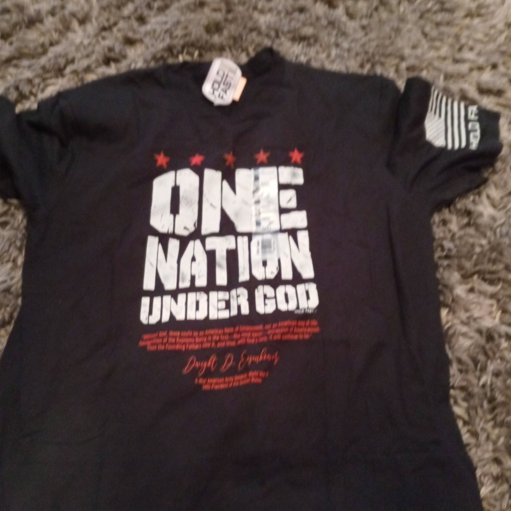 Hold Fast tee Size M